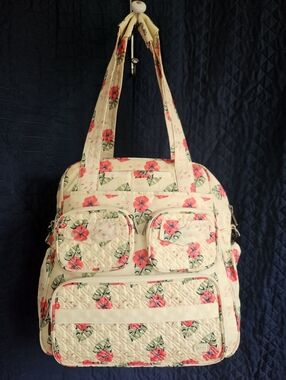 NWOT Lug Puddle Jumper Travel Tote In Aloha Sand. Sold Out & Popular Print